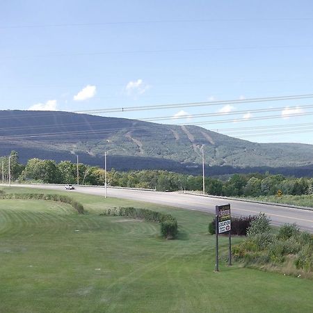 Holiday Villa Resorts At Mont Ste Anne Beaupré Exteriör bild