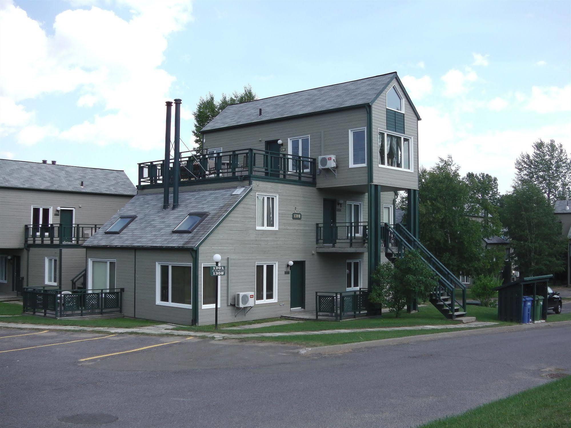 Holiday Villa Resorts At Mont Ste Anne Beaupré Exteriör bild