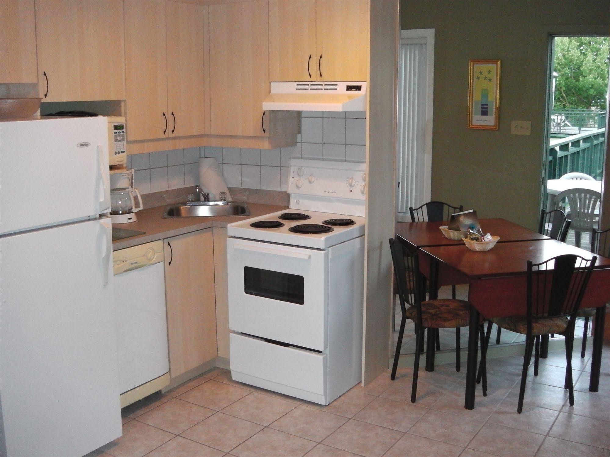 Holiday Villa Resorts At Mont Ste Anne Beaupré Exteriör bild