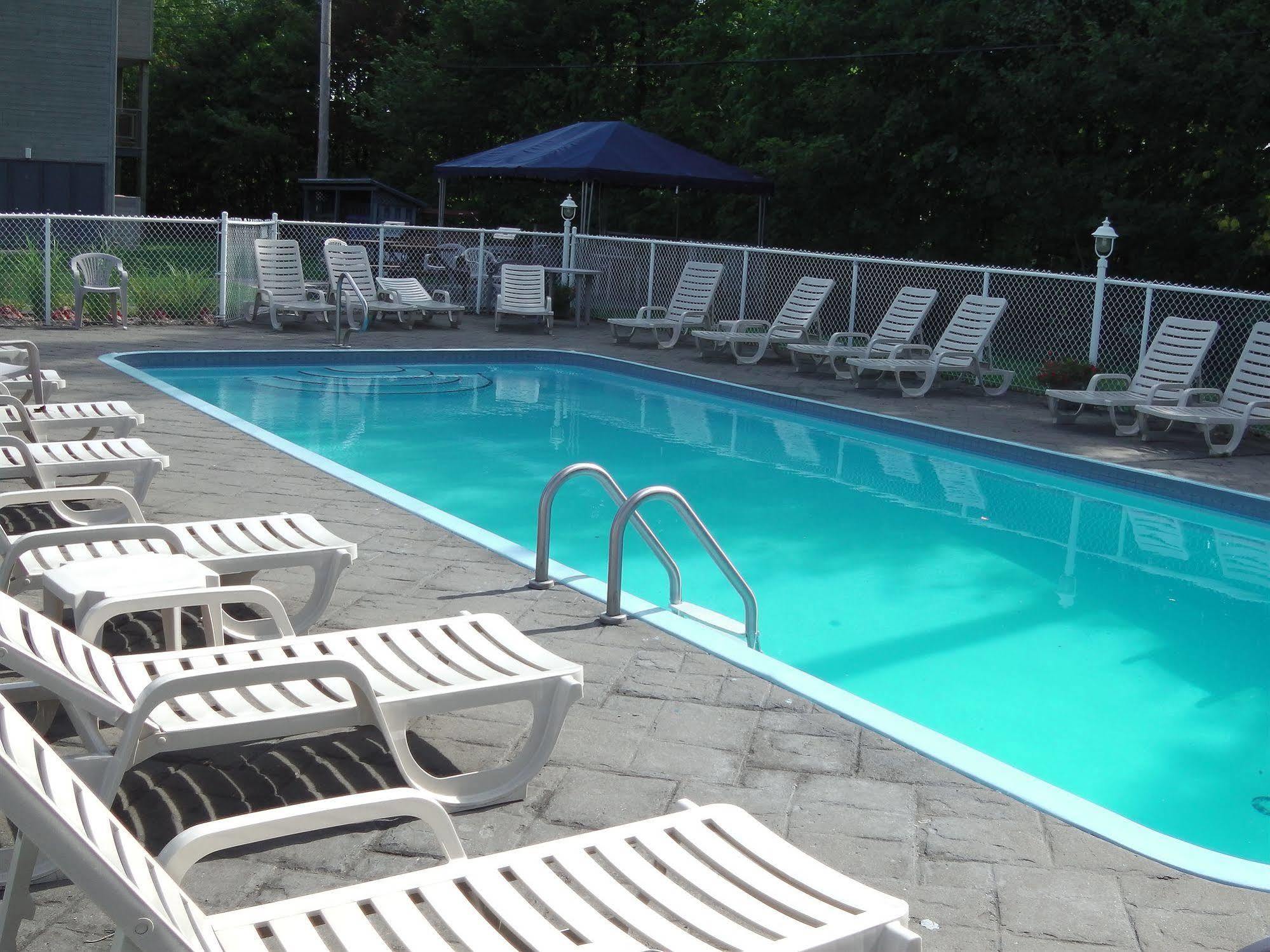 Holiday Villa Resorts At Mont Ste Anne Beaupré Exteriör bild